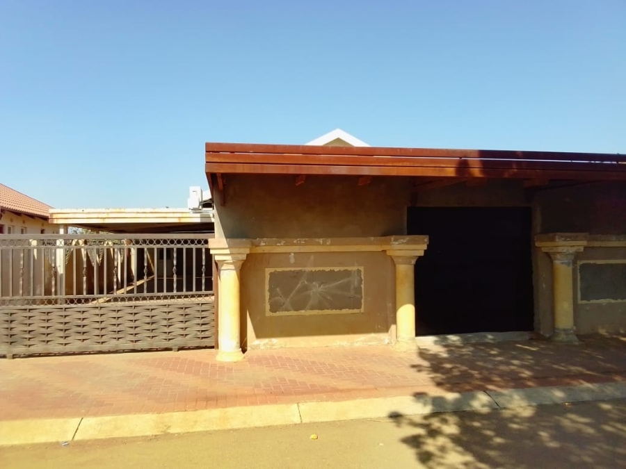 To Let 3 Bedroom Property for Rent in Boitekong North West